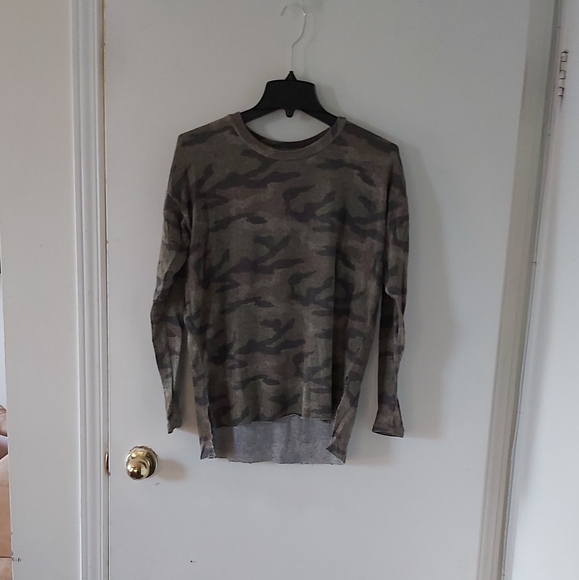 American eagle side slit long sleeve - Picture 1 of 4